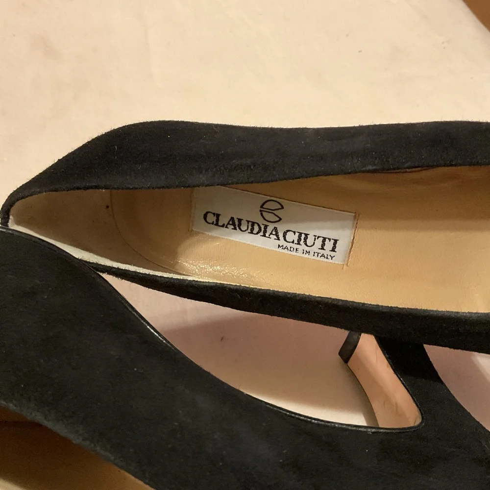Claudia Ciuti Vintage Classic Black Suede Heels - Picture 8 of 8